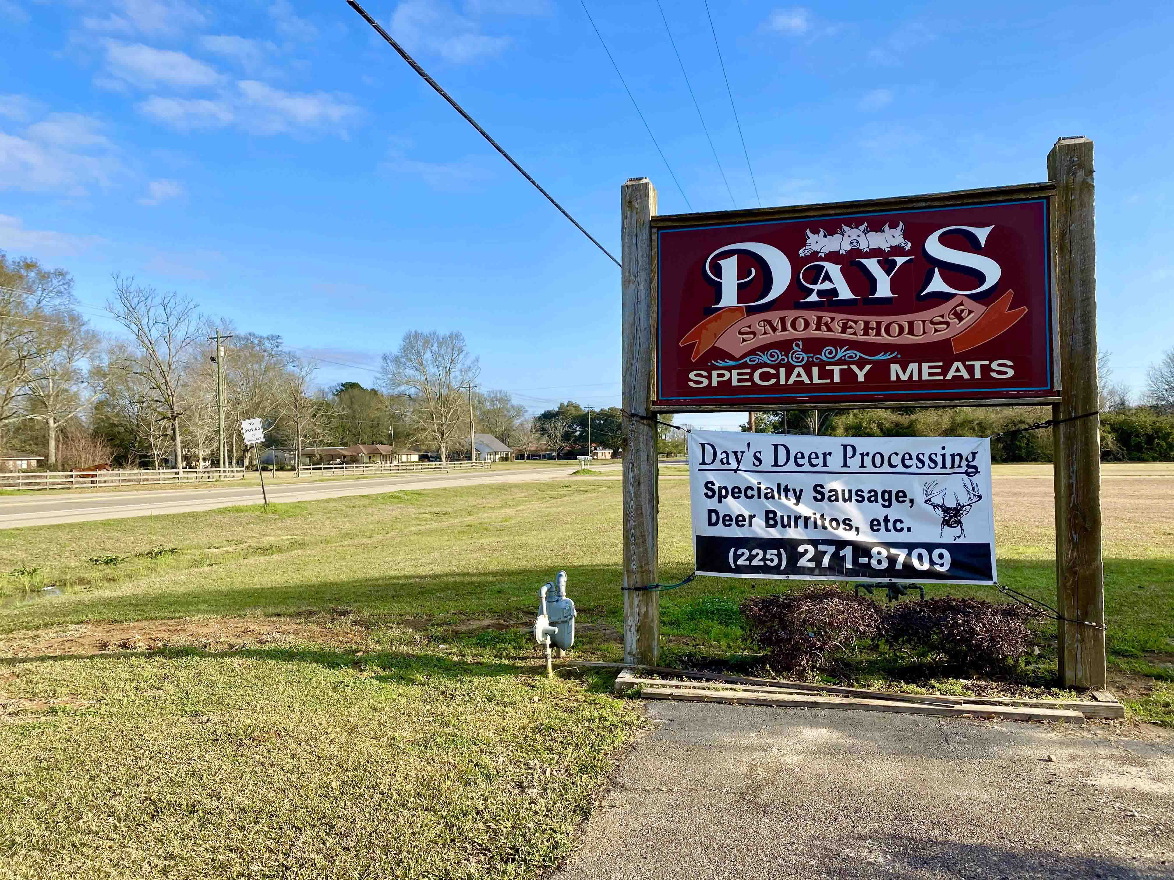 Day's Smokehouse Outdoor Sign